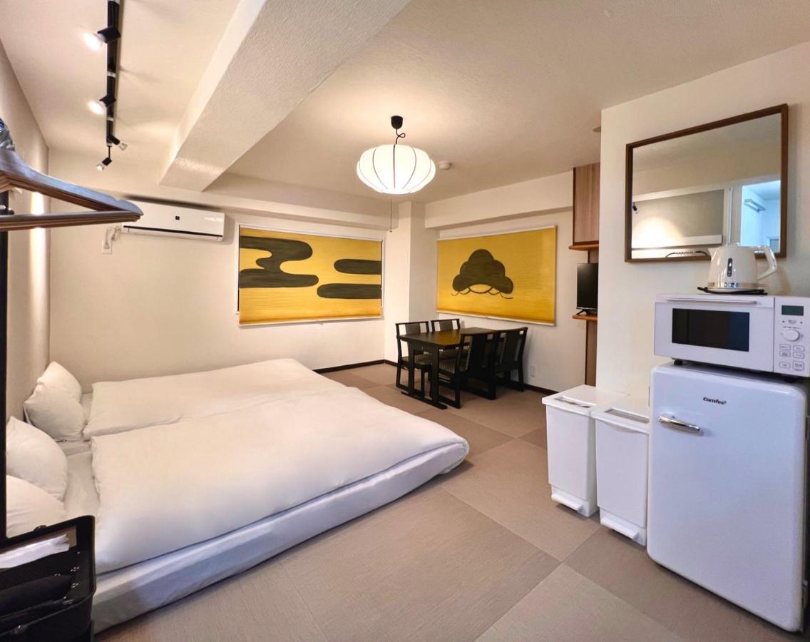 Apartment Ueno レトロ花2-5人山手線3分 上野浅草銀座近い 御徒町駅3分 アメ横3分 上野駅10分 上野広小路駅3分 湯島駅2分 レトロ和風畳寝室 *